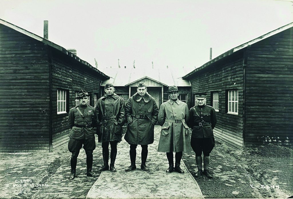 L'école de tir aérien de Saint-Jean-de-Monts, 1918. Commandant Lt. Col. Macdill et son état-major, St. Jean, NARA.